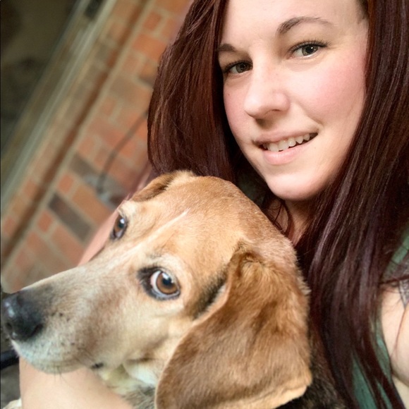 Meet your Posher, Amber - Picture 1 of 2